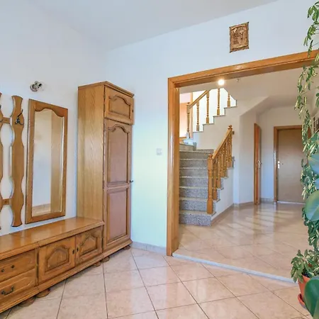 Holiday home Stunning In Vinjani Donji *
