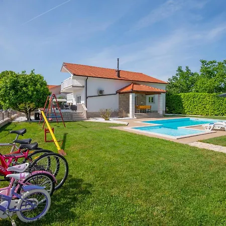 Stunning In Vinjani Donji Holiday home *