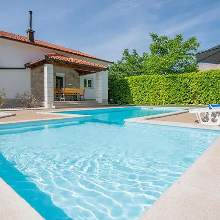 Holiday home Stunning In Vinjani Donji