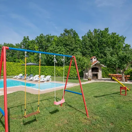 Holiday home Stunning In Vinjani Donji Perici